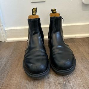 Doc Martens 2976 Smooth Leather Chelsea Boots in Black size 8 in womens 7 in Men